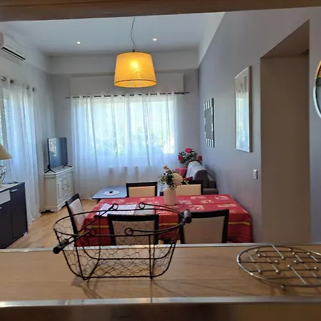 Mireille Apartment *